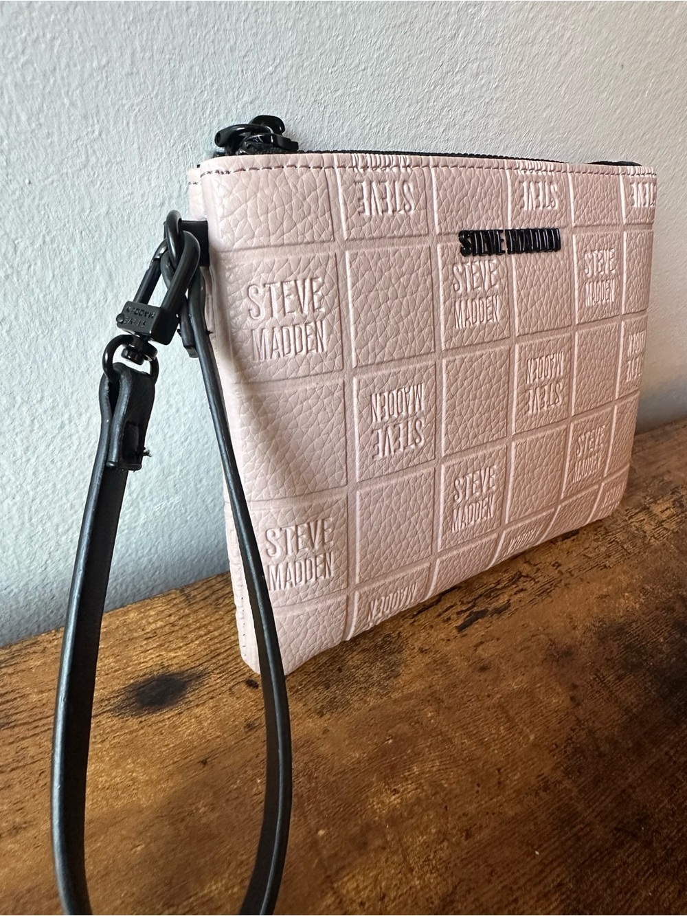 Steve Madden Light Pink Embossed Wristlet Pouch Purse Faux Leather NWOT - Picture 3 of 5